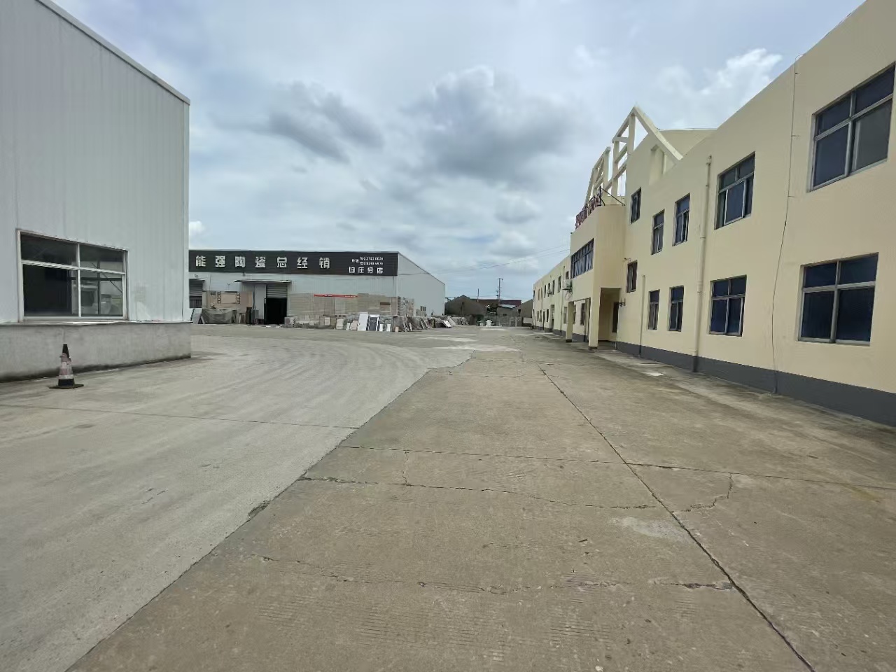 沙溪归庄双证齐全厂房1200平，带2亩空地出租
