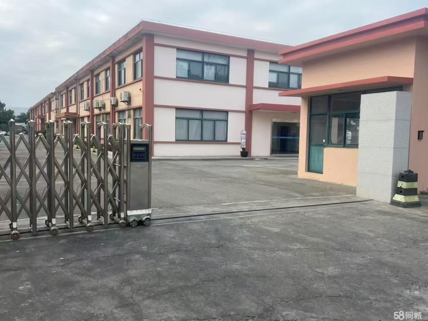 昆山周市独栋3600平火车头厂房，有形象墙，有绿化水系，适合干净类企业等等