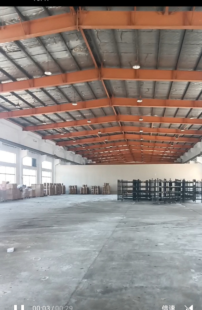 太仓独门独院5300平，两栋车间高9米，带行车，机械